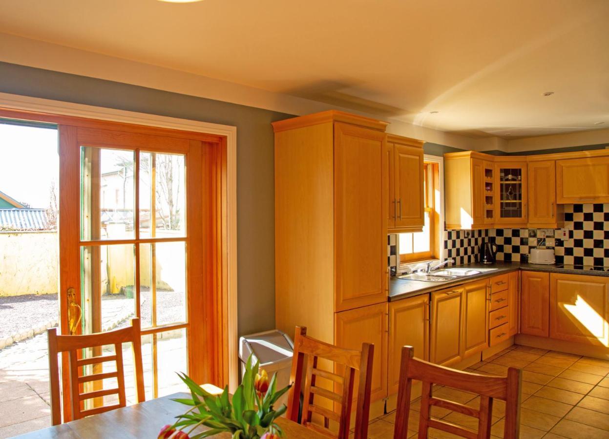 Dingle Town Holiday Home By Trident Holiday Homes Exterior photo